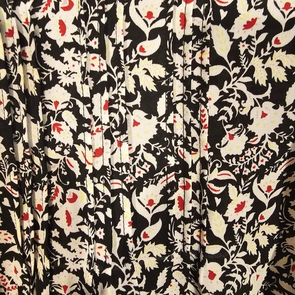 Carolina Belle pretty black floral blouse. Size M. NWT - Picture 2 of 5